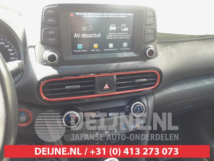 Hyundai Kona Kachel Bedieningspaneel O725670