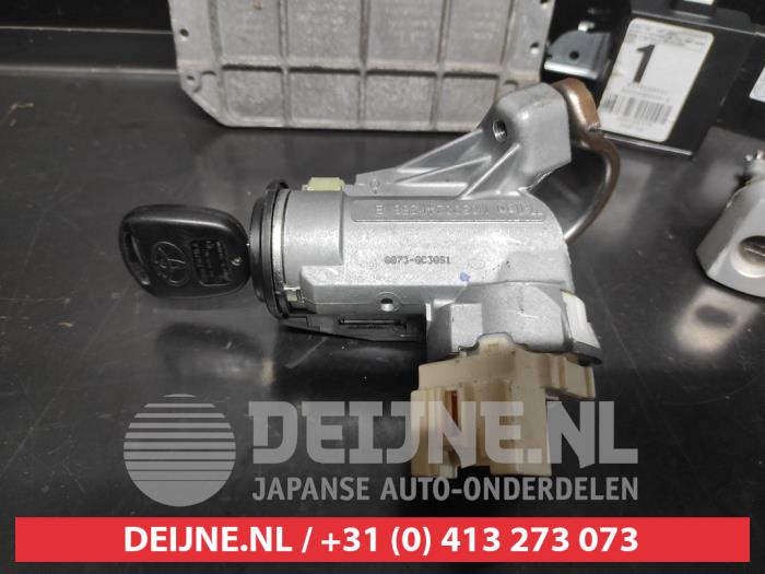 Toyota Yaris Kontaktslot+Sleutel O725716