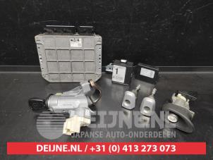 Toyota Yaris Kontaktslot+Sleutel O725716 foto 2