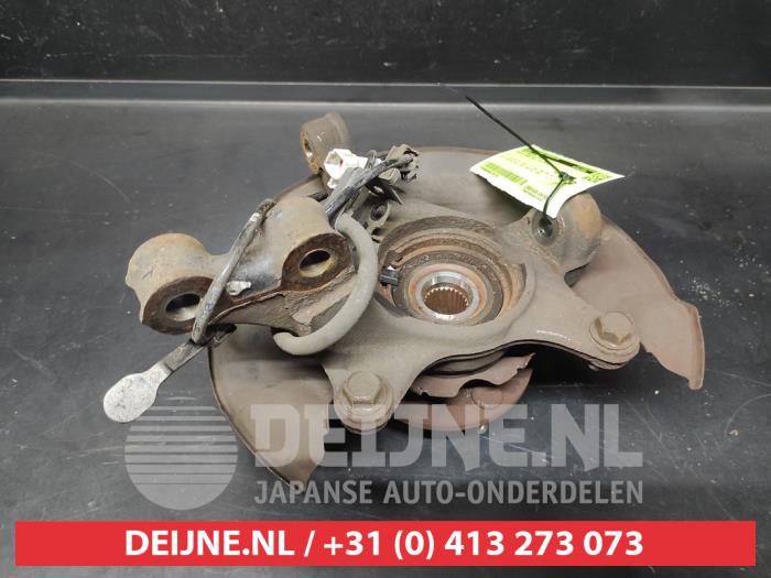 Toyota Yaris Fusee rechts-voor O725726
