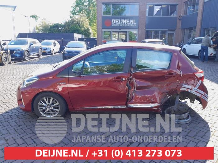 Toyota Yaris Quarter light, front left O725755