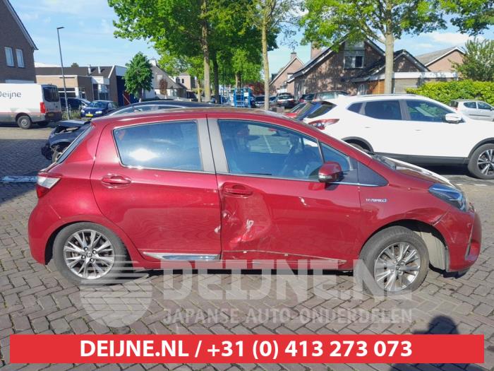 Toyota Yaris Rear door window 4-door door, rear right O725762