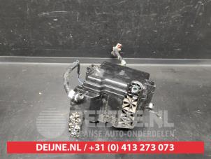 Toyota Aygo Fuse box O725987 photo 2