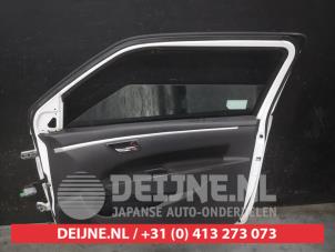 Suzuki Swift Tür 2-türig rechts O725968 photo 2