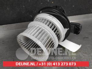 Toyota Rav-4 Kachel Ventilatiemotor O726010 foto 2