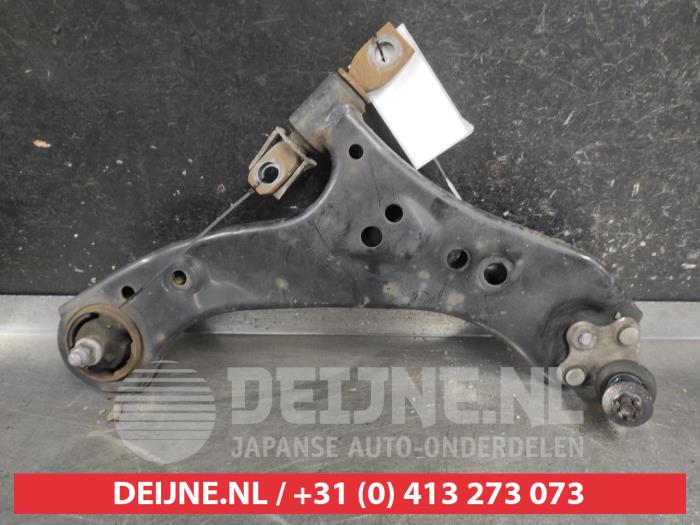 Toyota Rav-4 Querlenker unten rechts vorne O726051
