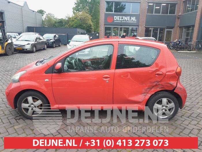 Toyota Aygo Rear door window 4-door, left O726034