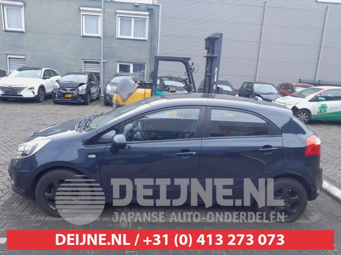 Kia Rio Rear door window 4-door, left O726178