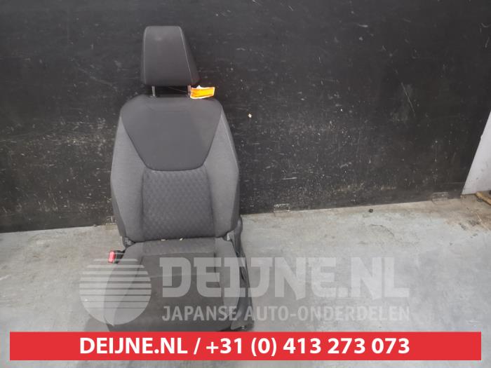 Toyota Yaris Stoel links O726205
