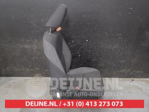 Toyota Yaris Sitz links O726205 foto 3