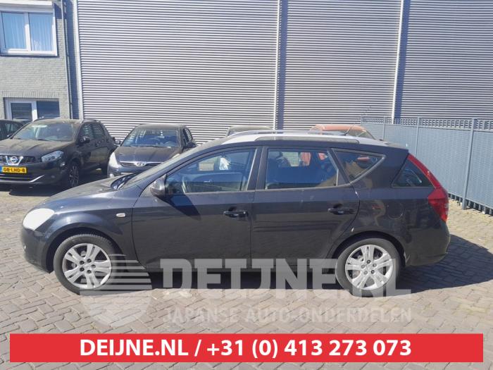 Kia Ceed Tür 4-türig links vorne O726307