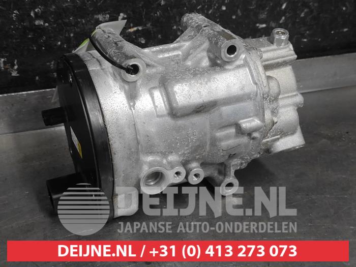 Aircopomp Toyota Corolla (E21/EA1/EH1), 2018 1.8 16V Hybrid, Hatchback, 4Dr, Elektrisch Benzine, 1.798cc, 90kW (122pk), FWD, 2ZRFXE, 2018-10, ZWE211(H) (Gebruikt)
