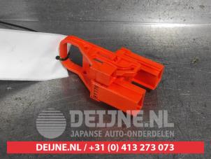 Toyota Auris Hybrid service plug O726510 photo 2