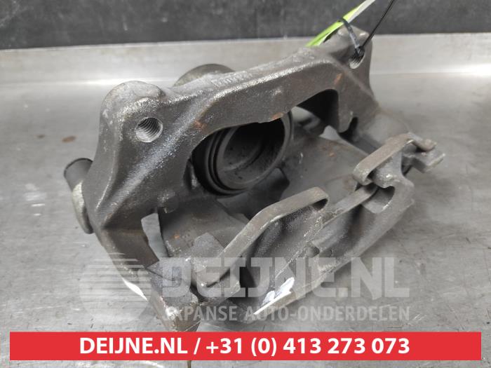 Nissan Qashqai Remklauw (Tang) links-voor O726591