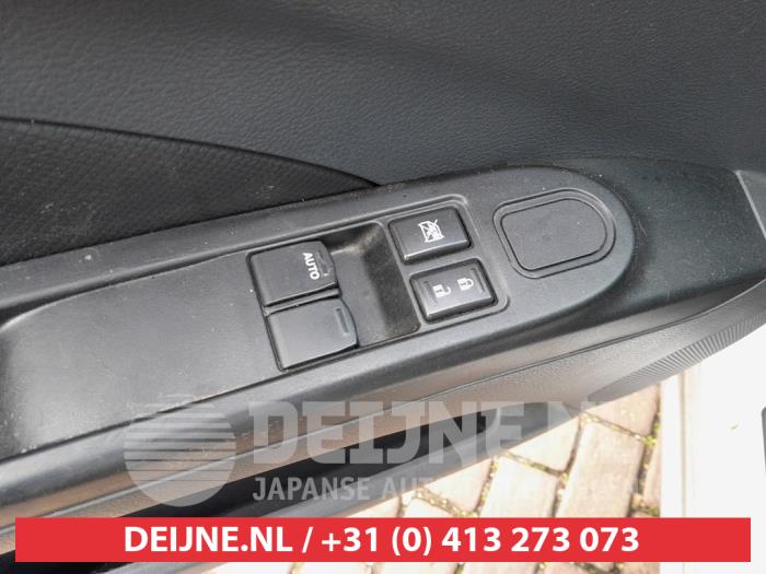 Suzuki Celerio Combischakelaar ramen O726886