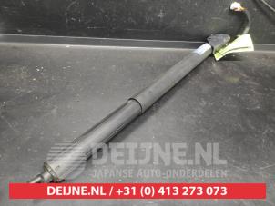 Kia Sportage Gasdemper links-achter O726940 foto 2