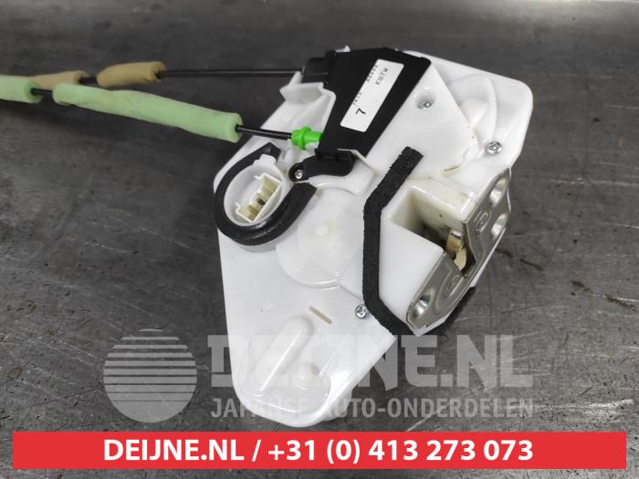 Mazda CX-5 Deurslot Mechaniek 4Deurs links-voor O727213
