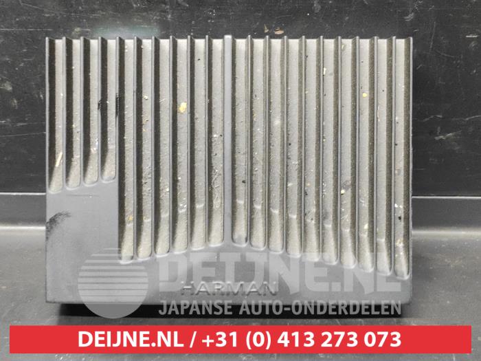 Hyundai Santafe Radio amplifier O727244