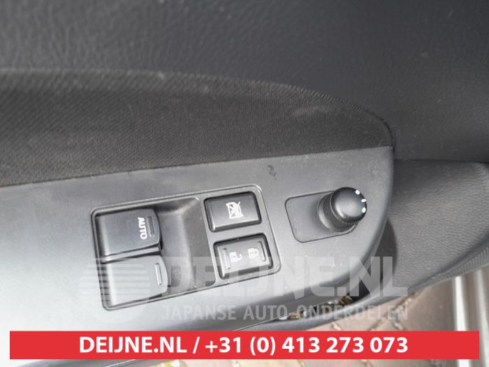 Suzuki Swift Combischakelaar ramen O727351