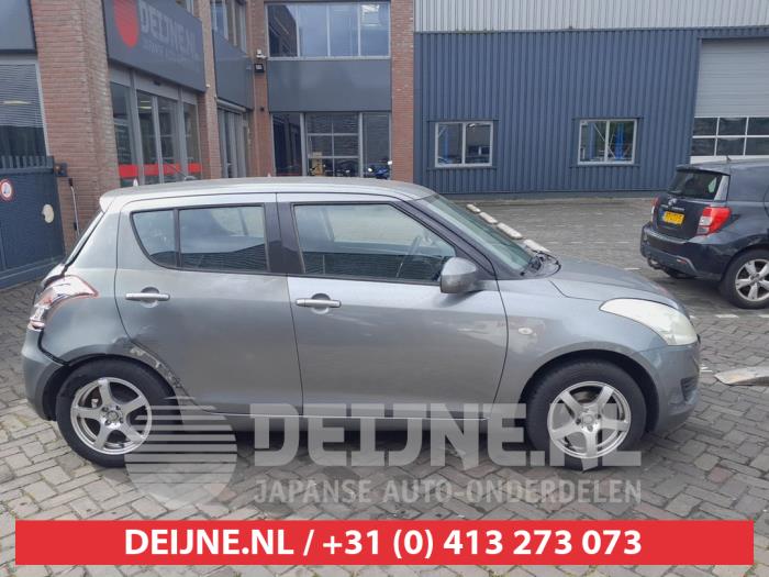 Suzuki Swift Portierruit 4Deurs rechts-achter O727363