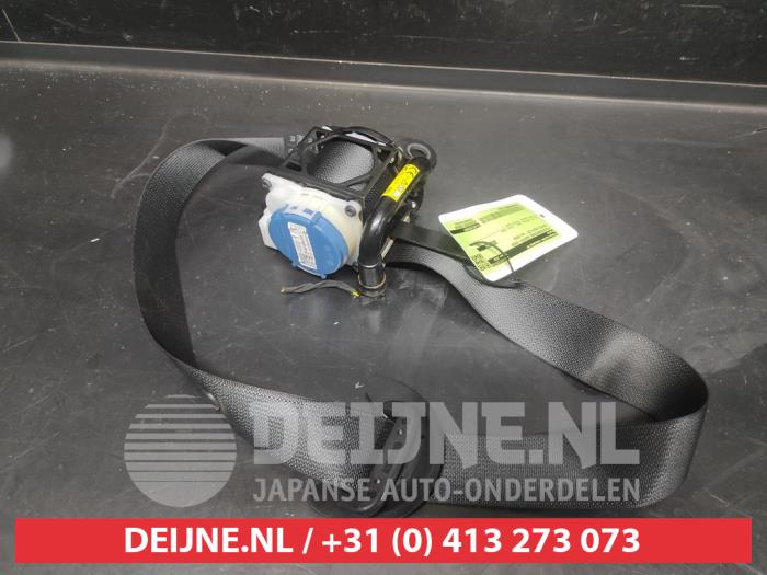 Toyota Aygo X Front seatbelt, right O727584