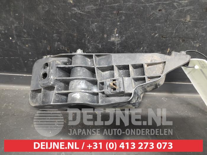 Suzuki Swift Bumpersteun rechts-voor O727624