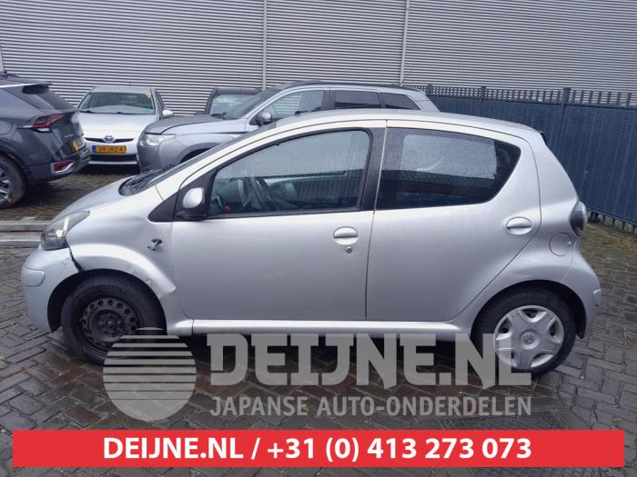 Toyota Aygo Tür 4-türig links hinten O727649