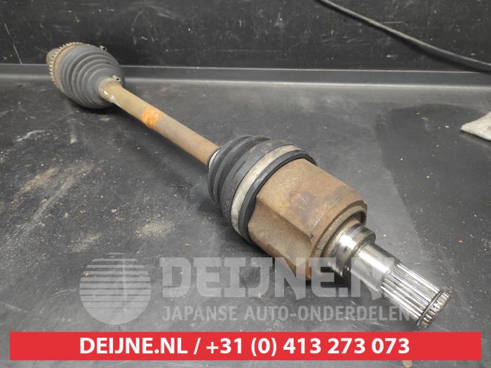 Gebruikte Aandrijfas links-voor Kia Sportage (SL) 2.0 CVVT 16V 4x2 Prijs op aanvraag aangeboden door V.Deijne Jap.Auto-onderdelen BV