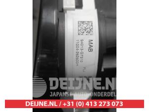 Hyundai Ioniq Odometer KM O727898 photo 3