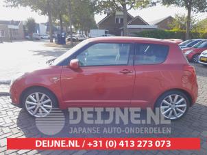 Suzuki Swift Tür 2-türig links O727962 foto 3