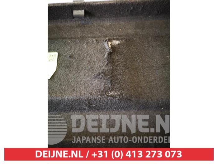 Suzuki Swift Hoedenplank O727978