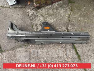 Toyota Yaris Cross Dorpel rechts O728126 foto 2