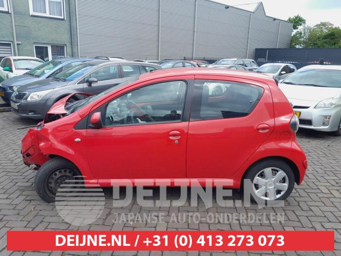 Toyota Aygo Türscheibe 4-türig links hinten O728186