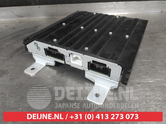 Mitsubishi Outlander Radio versterker O728240