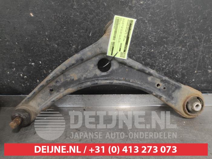 Mitsubishi Outlander Draagarm onder links-voor O728247