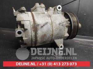 Nissan Qashqai Air conditioning pump O728304 photo 2