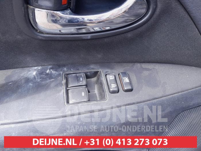 Toyota Avensis Kombischalter Fenster O728338