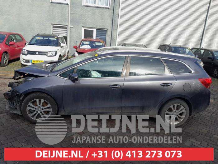 Kia Ceed Tür 4-türig links hinten O728421
