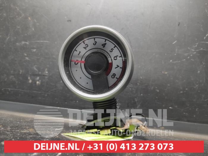 Toyota Aygo Tachometer O728527