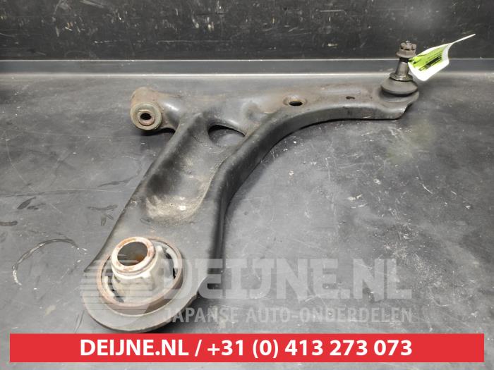 Toyota Aygo Draagarm onder rechts-voor O728531