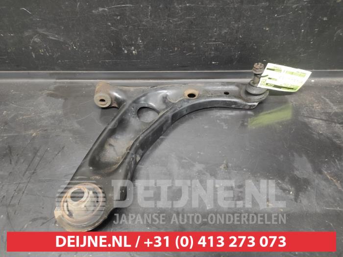 Toyota Aygo Front lower wishbone, right O728830