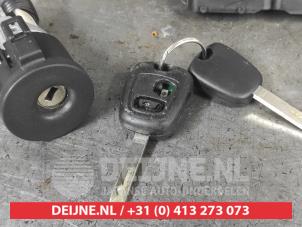 Toyota Aygo Ignition lock + key O728832 photo 3