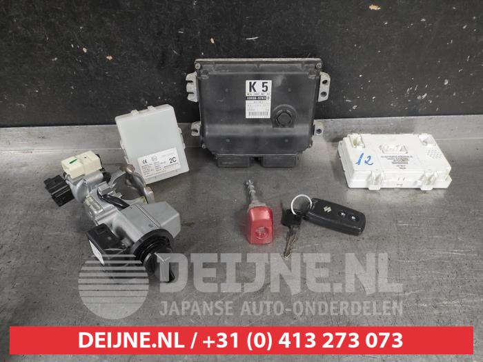 Suzuki Swift Kontaktslot+Sleutel O728868