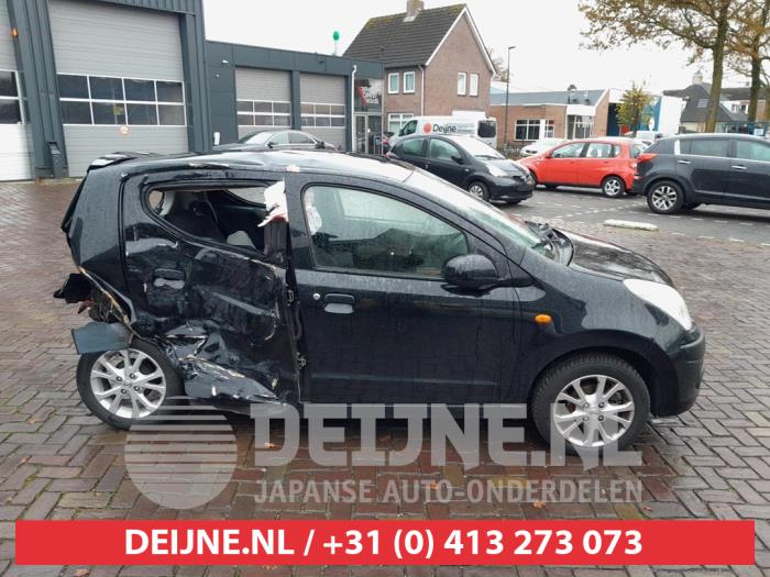 Nissan Pixo Tür 4-türig rechts vorne O728856