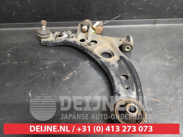Daihatsu Sirion Querlenker unten links vorne O728951
