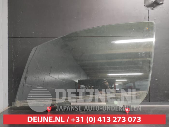 Toyota Yaris Türscheibe 4-türig links vorne O728956