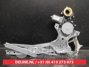 Toyota Yaris Ruitmechaniek 4Deurs links-voor O728958 foto 2