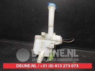 Suzuki Celerio Scheibensprühertank vorne O728995 foto 3