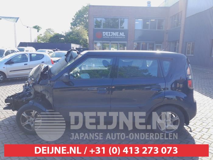 Kia Soul Rear door window 4-door, left O729171