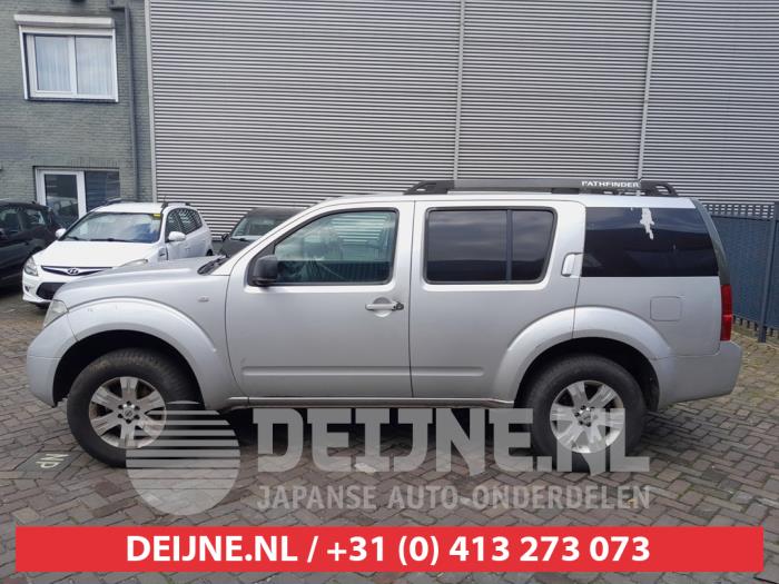 Nissan Pathfinder Tür 4-türig links hinten O729387